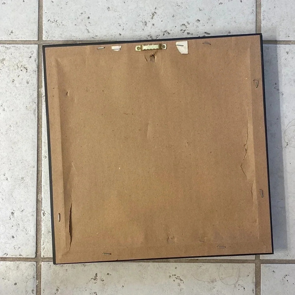 Scroll Raised design gold brushed picture design with frame - Picture 5 of 6